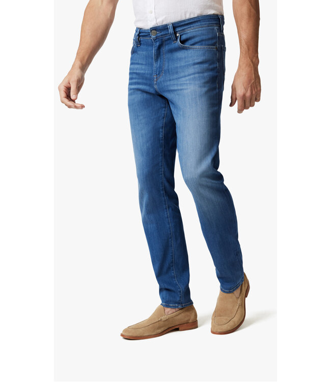 Classic Fit Sky Refined Jeans