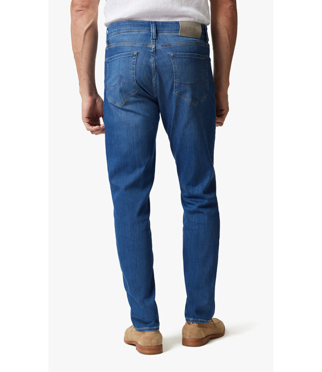 Classic Fit Sky Refined Jeans