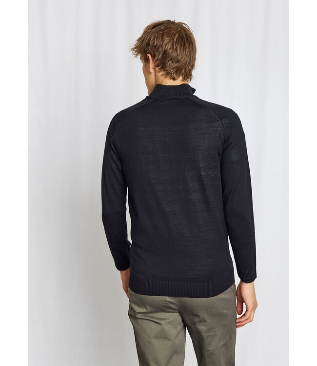 Black Pelle 1/4 Zip Sweater