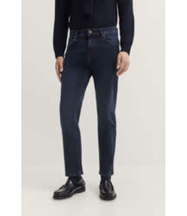 Modern Fit Dark Blue Jeans