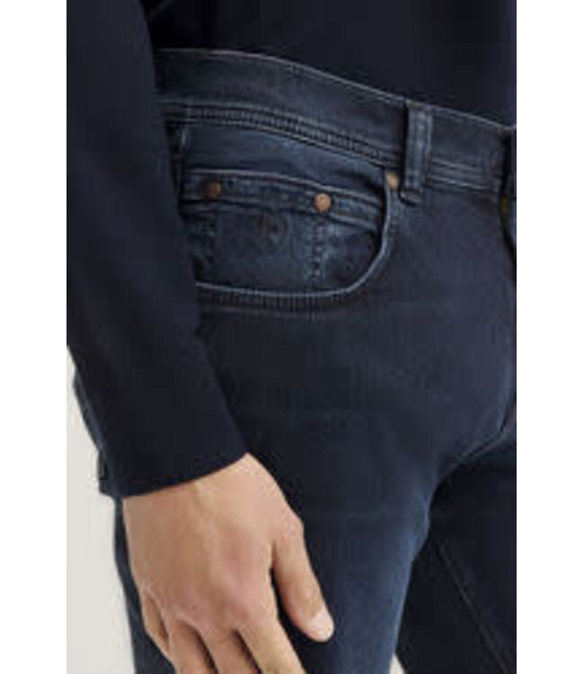 Modern Fit Dark Blue Jeans