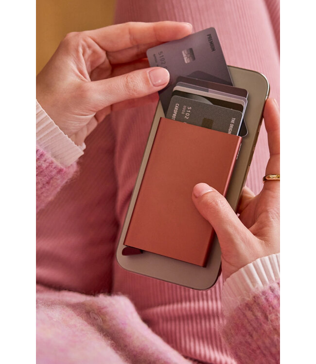 Magsafe Rose Cardprotector