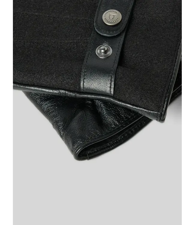 Black Leather Gloves