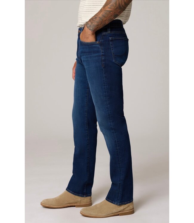Modern Dark Vintage Jeans