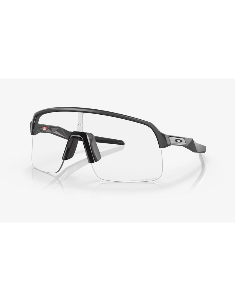 Oakley Oakley Sunglasses Sutro Lite Matte Carbon/Clear Photochromic Lens