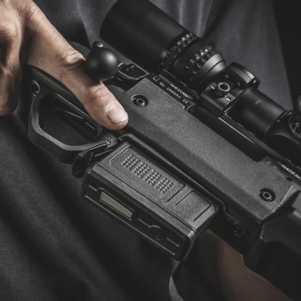 MAGPUL BOLT ACTION MAG WELL-HUNTER 700 STOCK BLACK