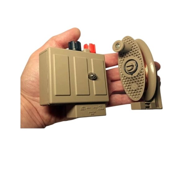 CANADA QUALITY GEAR BearWire w/Molle Pouche