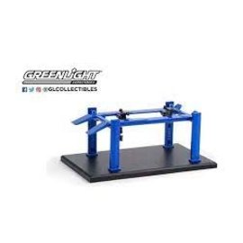 GREENLIGHT COLLECTABLES GLC 16100-A AUTO BODY SHOP FOUR-POST LIFT BLUE