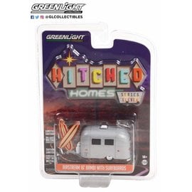 GREENLIGHT COLLECTABLES GLC 34110-F AIRSTREAM 16' BAMBI WITH SURFBOARDS