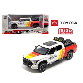M&J TOYS KT-H08555R-MJS01 1:24 2023 Toyota Tundra TRD Off-Road 4×4 (White w/Stripes) die-cast