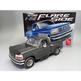AMT AMT 1451M AMT 1/25 1992 Ford F-150 Flareside (Level 2) plastic model
