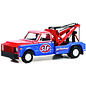 GREENLIGHT COLLECTIBLES GLC 46110-B 1971 CHEVROLET C-30 DUALLY WRECKER - STP OIL TREATMENT