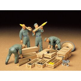 TAMIYA TAM 35188 1/35 German Tank Ammo Loading Crew plastic model