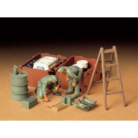 TAMIYA TAM 35180 1/35 German Tank Engine Crew plastic model