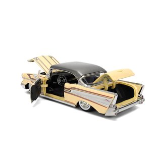 JADA TOYS JAD 36345 Jada 1/24 "BIGTIME Muscle" - 1957 Chevy Bel Air Hardtop