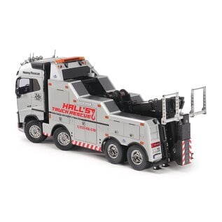 TAMIYA TAM 47528 VOLVO FH16 GLOBETROTTER 750 8X4 TOW TRUCK (INCLUDES SILVER PRE-PAINTED BODY COMPONENTS)