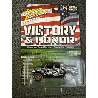 JOHNNY LIGHTNING JL 07822 2025 GMC HUMMER EV VICTORY & HONOR 1/64 DIE-CAST