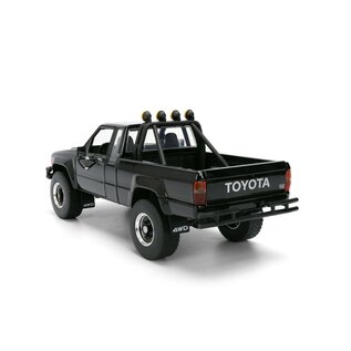 JADA TOYS JAD 36479 Jada 1/24 HWR - BTTF 1985 Toyota SR5 w/Marty's Skateboard