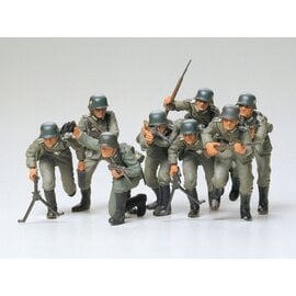 TAMIYA TAM 35030 1/35 German Assault Troops Plastic Model