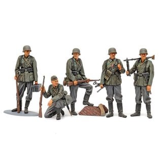 TAMIYA TAM 35371 1/35 German Infantry Set Mid WWII Plastic Model