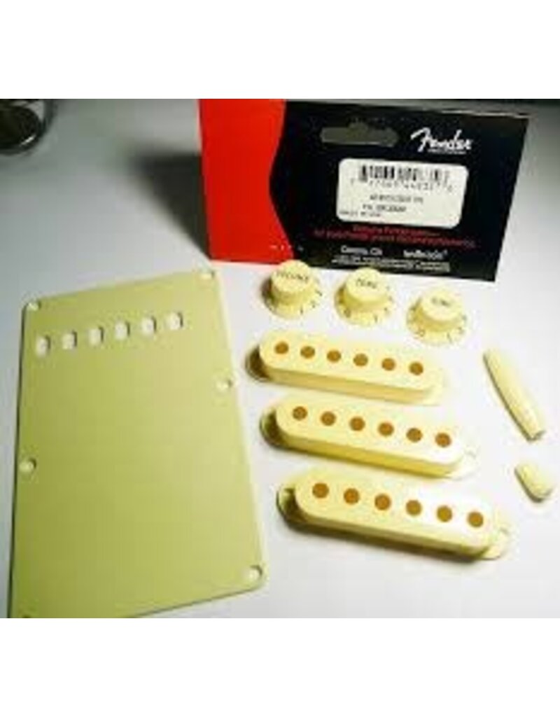 Fender Fender Stratocaster Accessory Kit Aged White