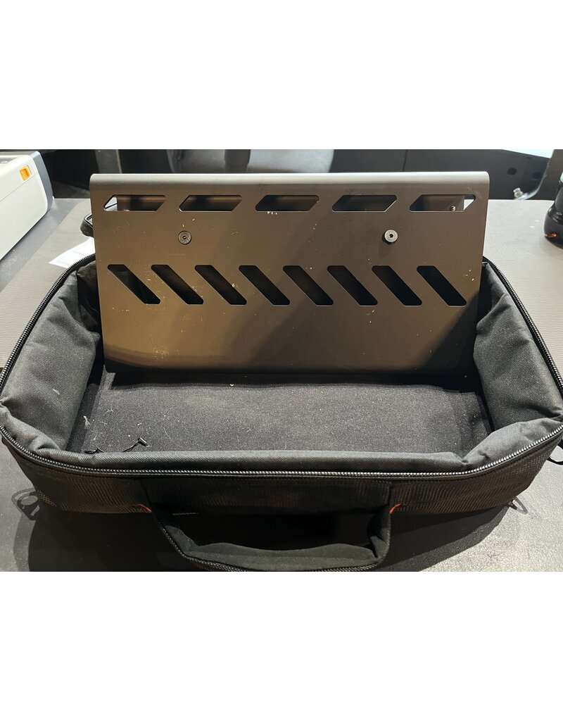 Used Gator Pedal Small with case Tone Tailors