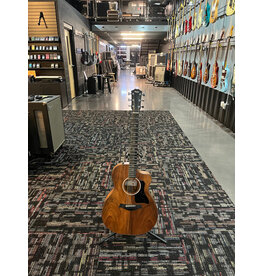 Taylor Used Taylor Custom 224KCE-K Deluxe - Grand Auditorium w/bag