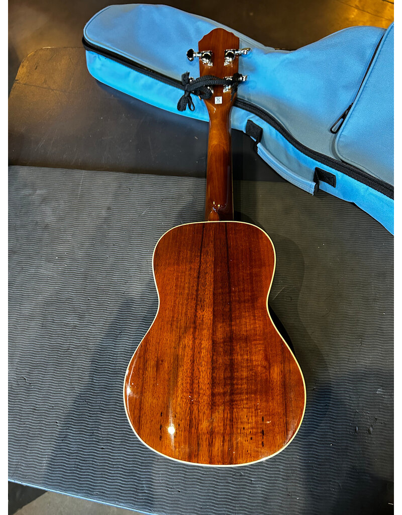 Oscar Schmidt Used Oscar Schmidt OU5 ukulele w/bag