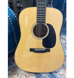 Martin Martin D-18 Standard Series Dreadnought Acoustic