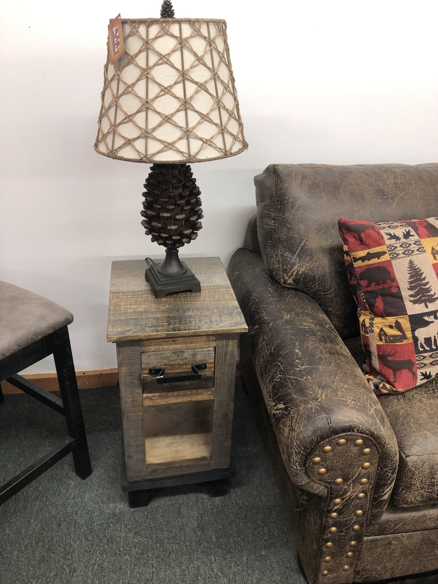 IFD 6441 Loft Chair Side Table 14x17x26