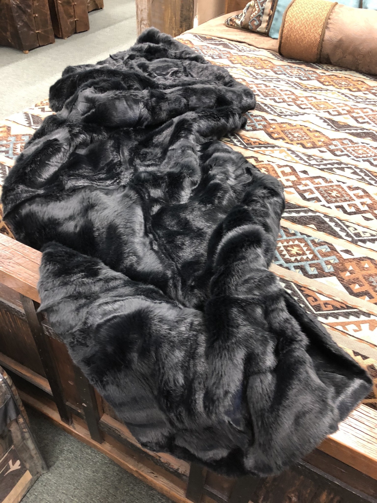 Hiend Arctic Bear Throw - 50x80 - BLACK