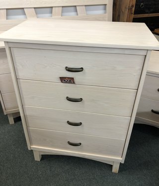 Green Gables Chestnut Oaks 4 Drawer Chest ****D