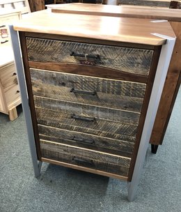 Green Gables Hampshire 5 Drawer Chest w/Silver*****