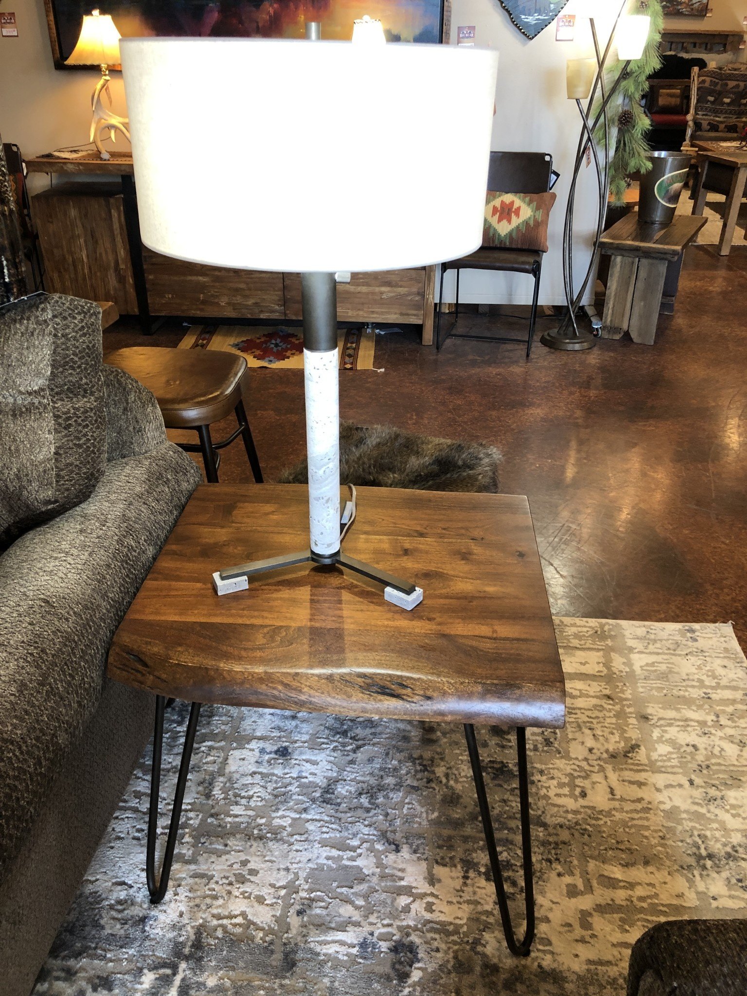 HTD Vail Side Table 26x24x22