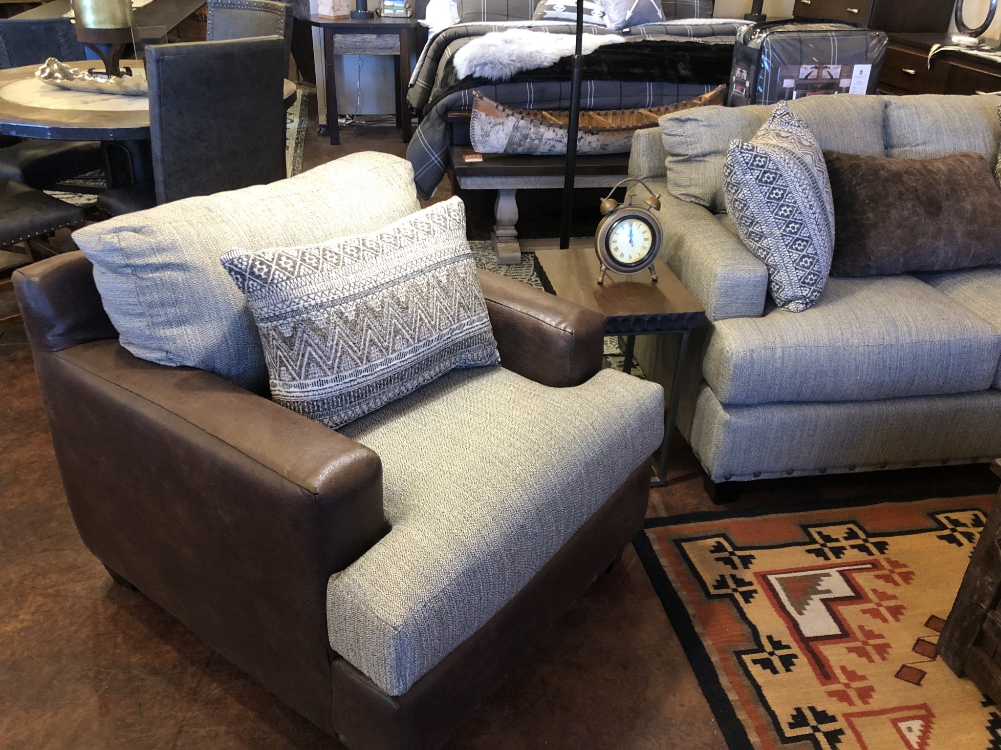 IMF 1327TN-20 Sawtooth Chair 36L x 39H x 39D
