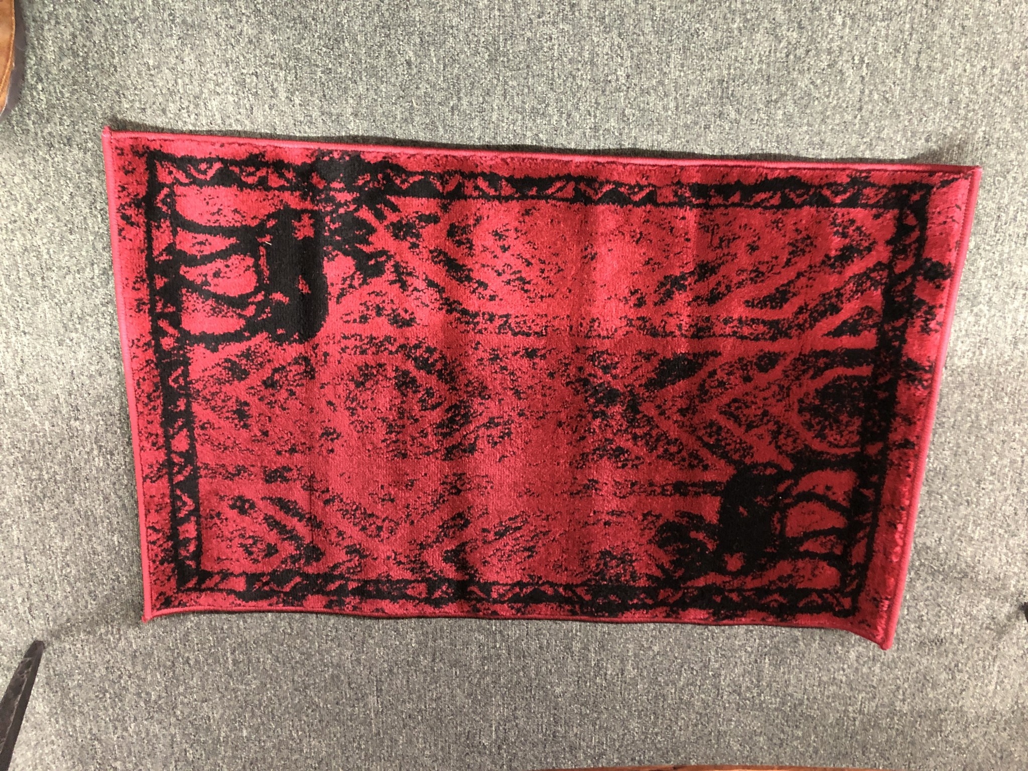 United Weavers Woodside Red/Deer 1'10x3 Rug