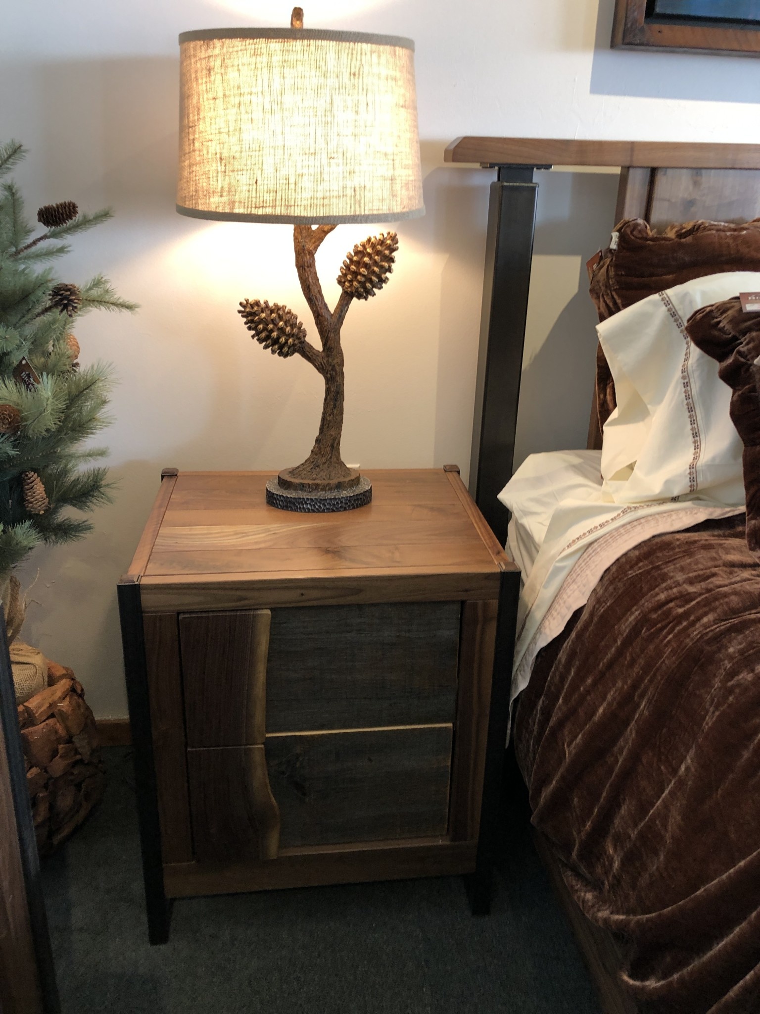 Green Gables Great Falls Nightstand 24x20x28H