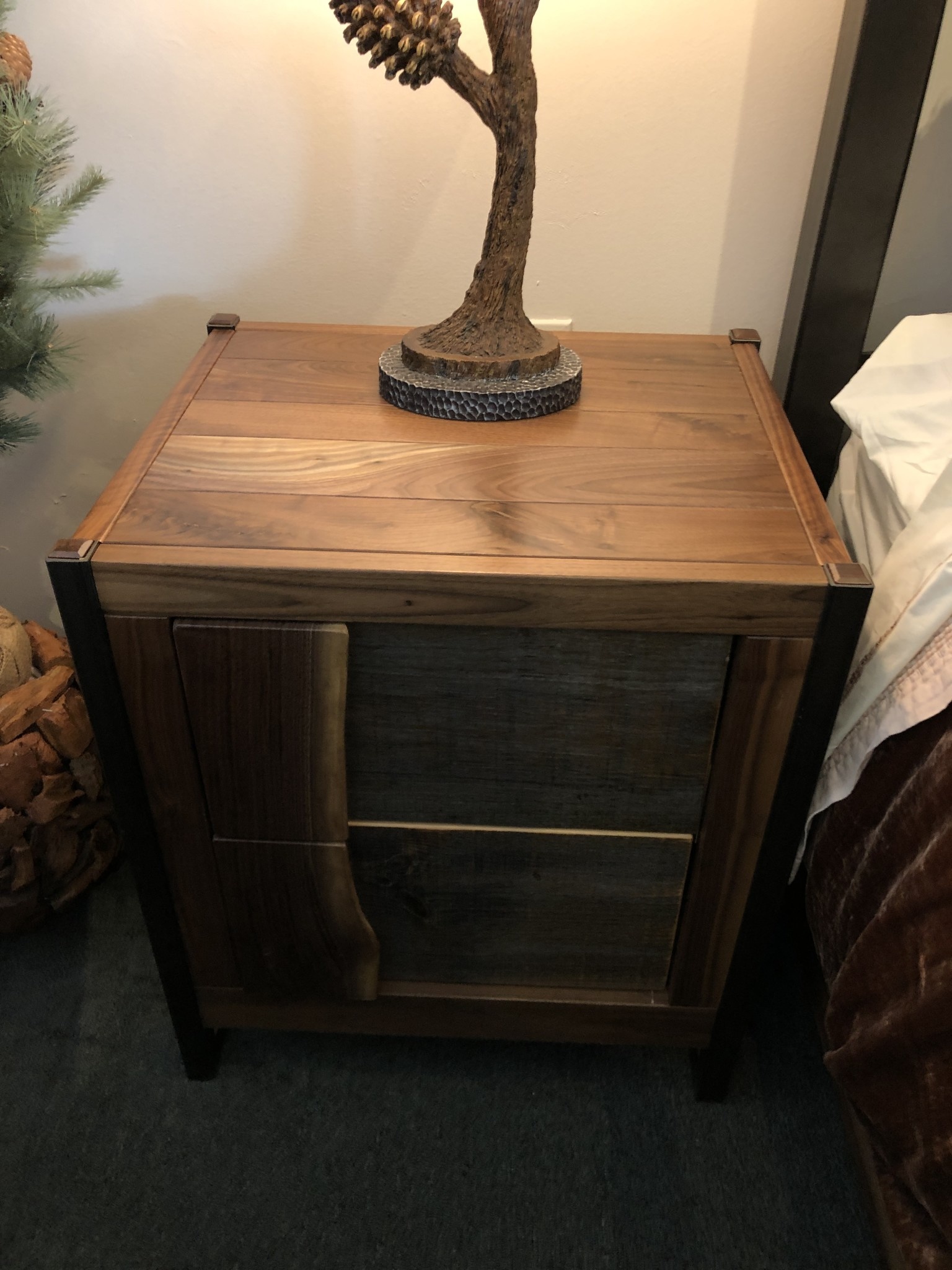 Green Gables Great Falls Nightstand 24x20x28H