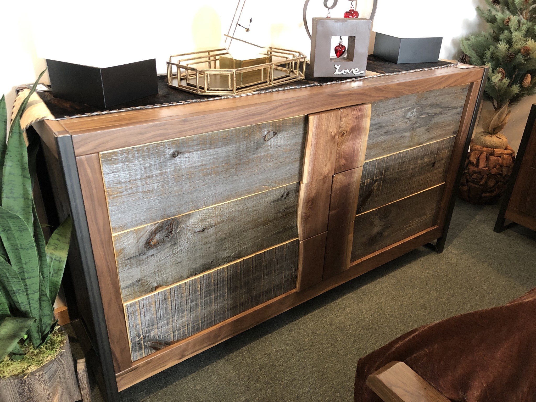 Green Gables Great Falls 6 Dwr Dresser 36H x 66W x 20D