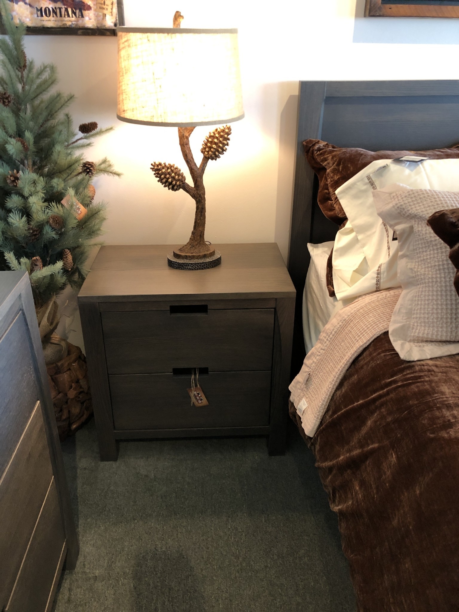 Green Gables Mystery Bay 2 Dwr Nightstand*****