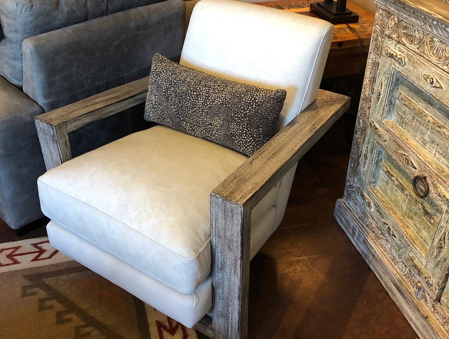 Omnia View Chair