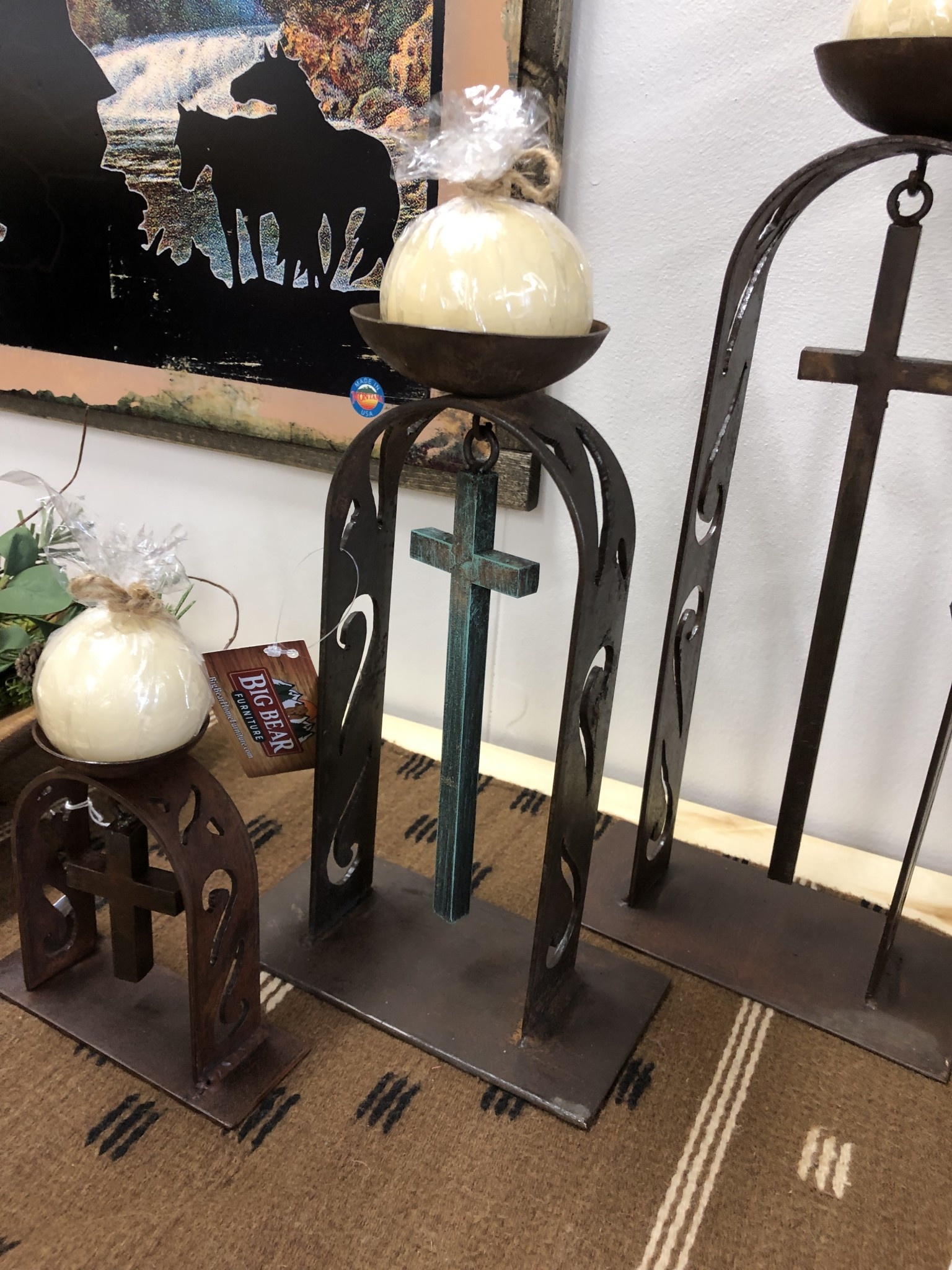 Artisans Iron Arch Medium Scrolled Candleholder w/Candle