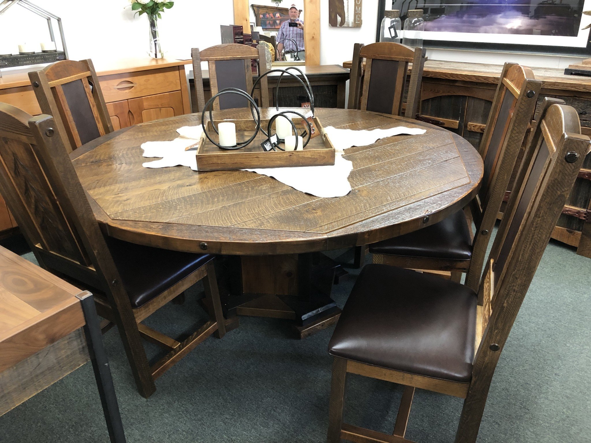 Yellowstone Yellowstone Dutton 72"Round Dining Table