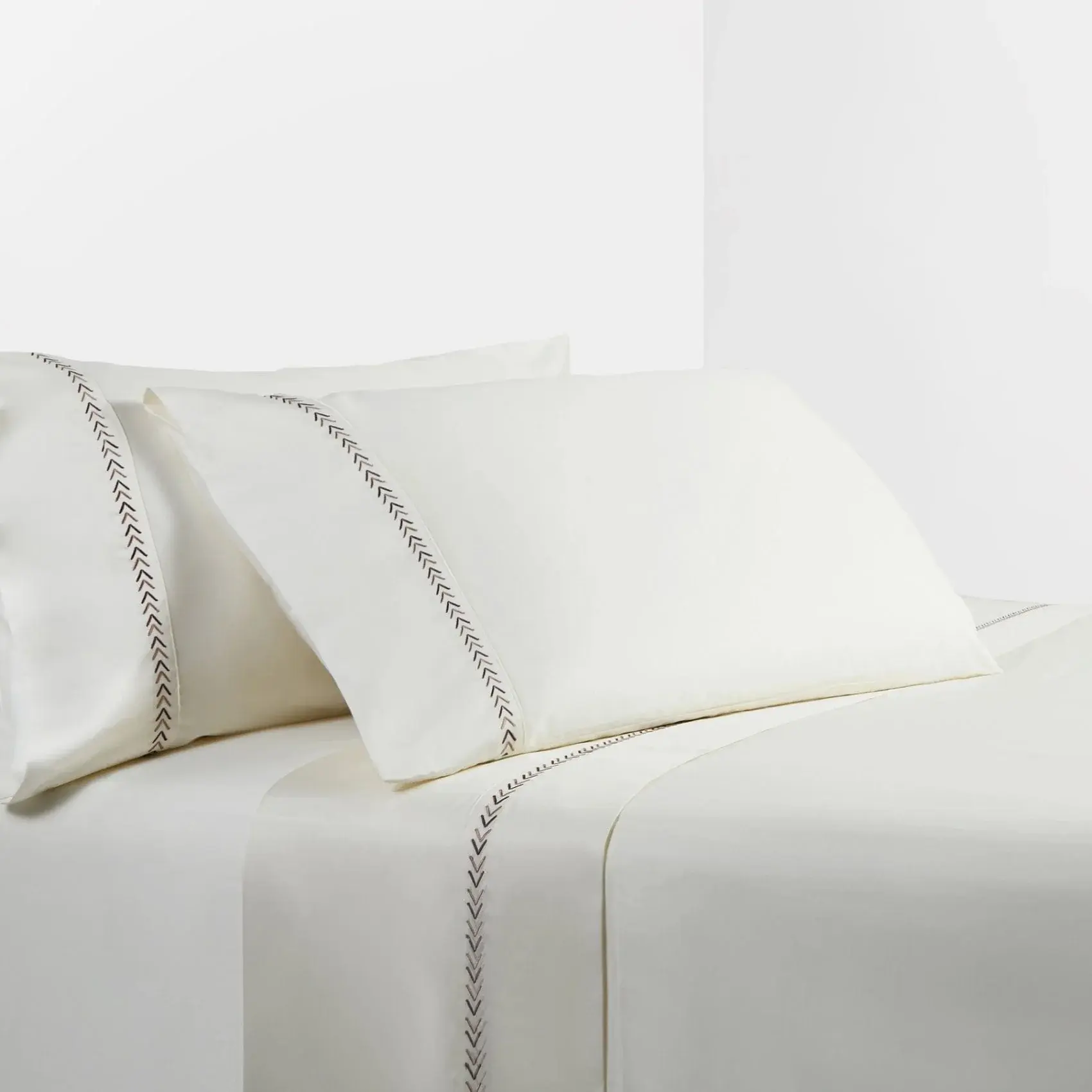 Hiend 350 TC Sheet Set w/Arrow Embroidery - Queen