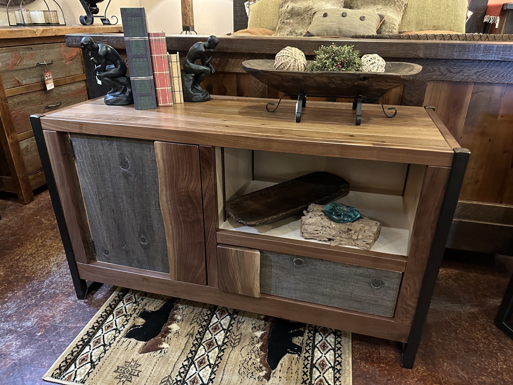 Green Gables Great Falls 1Dr 1Dwr TV Stand 48x20x18