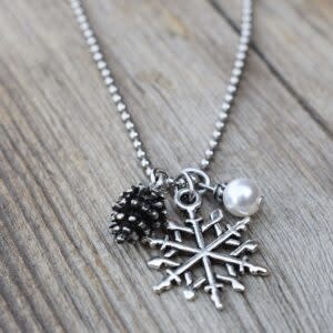 cool water jewelry NC499-190 Necklace: Great Outdoor Snowflake, Pinecone& Pearl