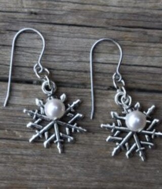 cool water jewelry EW665-190 Earrings: Great Outdoor Snowflake & Pearl cool water jewelry EW665-190 Earrings: Great Outdoor Snowflake & Pearl