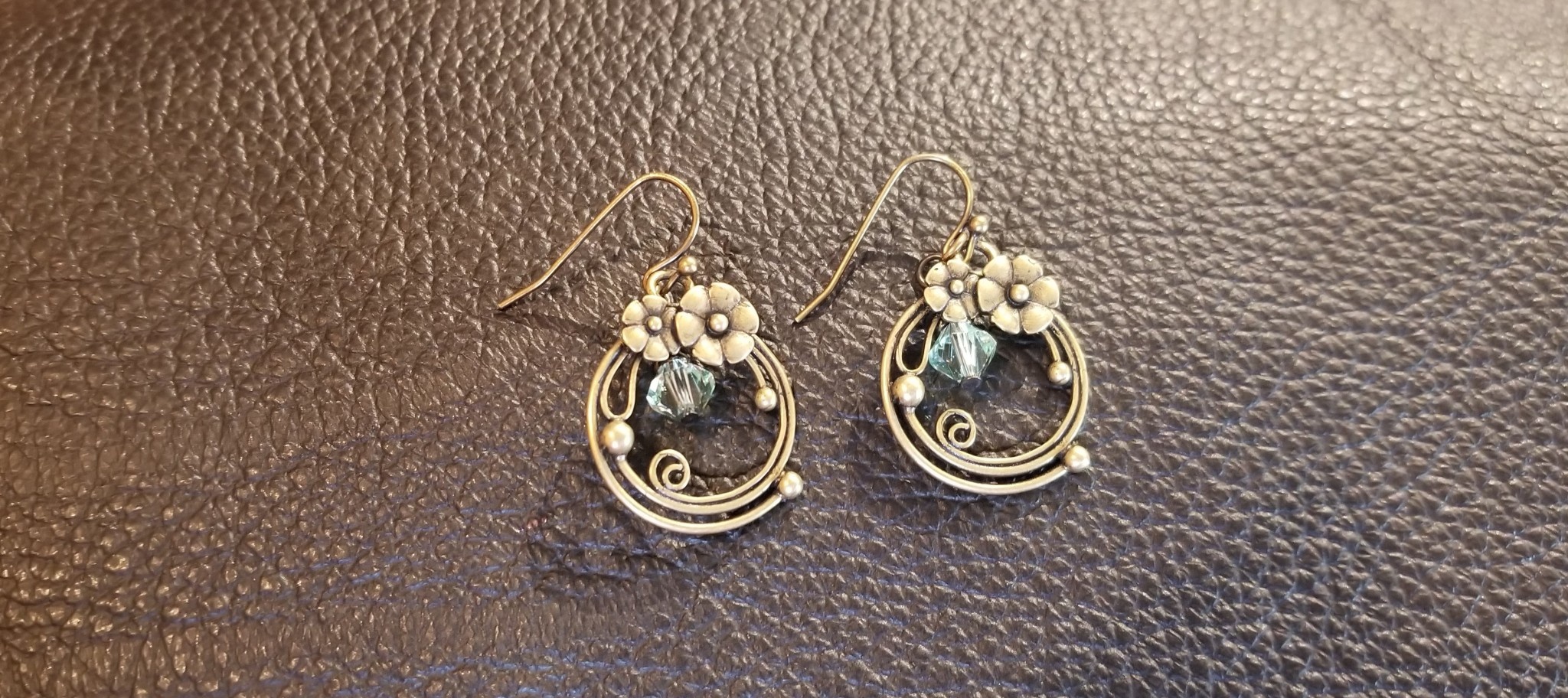 cool water jewelry EW637-198 Earrings: Water's Edge Floral Ring Earrings****
