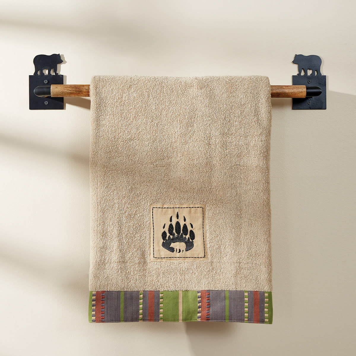 Park Design Wild Woods 24" Bear Towel Bar