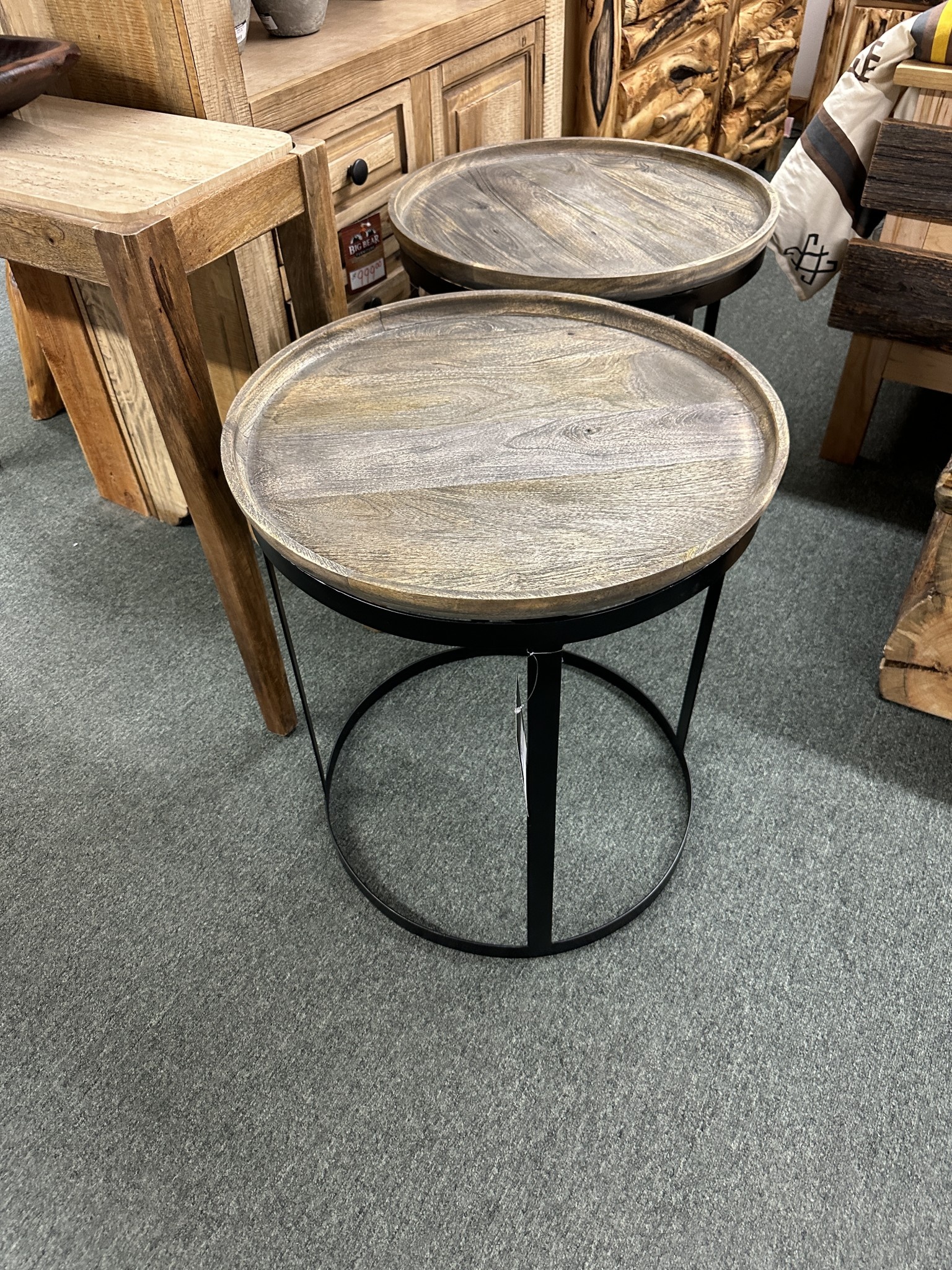 Crestview Traymore End Table 22Dia x 24H